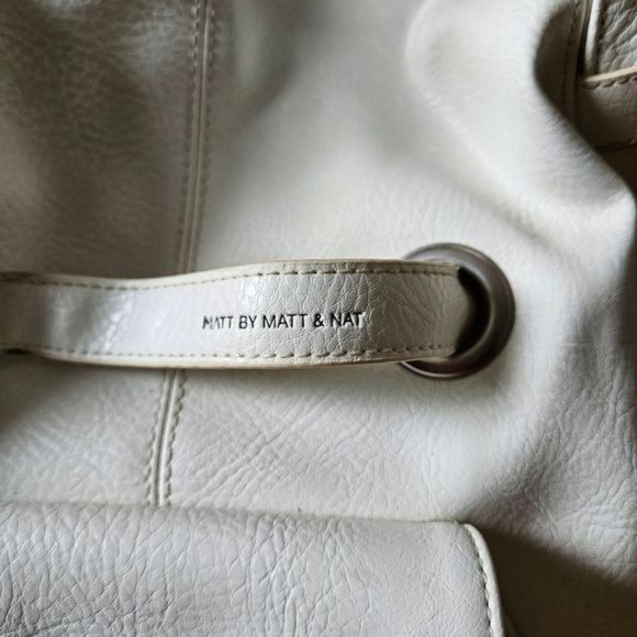 Matt And Nat Vegan Leather Tote Bag White. - Picture 6 of 11